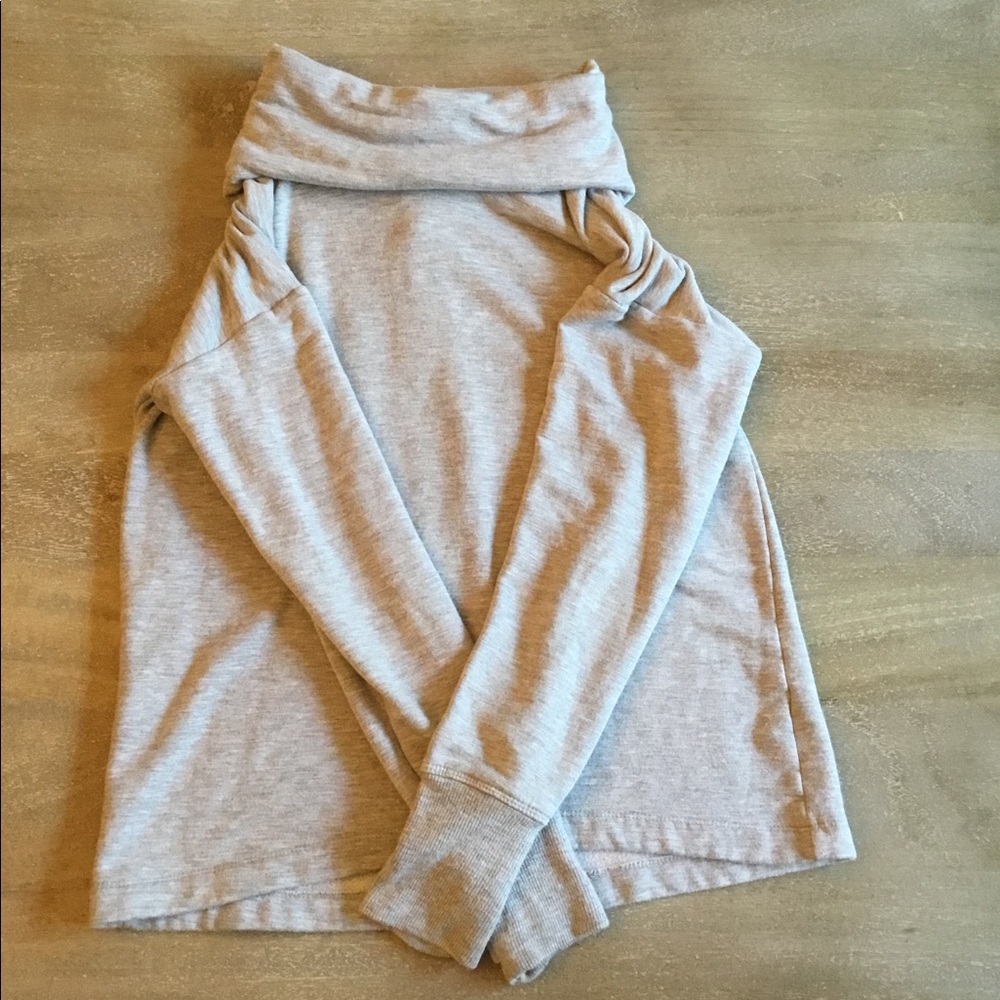 Athleta girl gray turtleneck